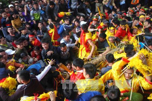 Vẫn khó quản lý lễ hội